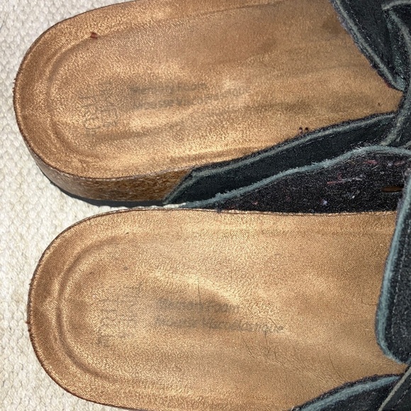 Time and Tru memory foam size 7 women’s slip on shoe Black Suede Sandals - Picture 2 of 13